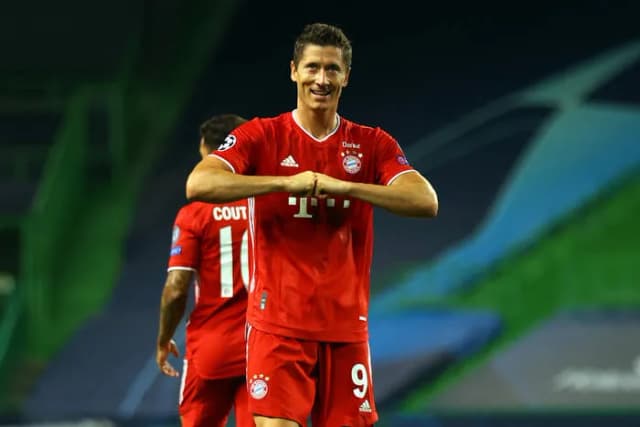 Ile zarabia Robert Lewandowski dziennie? Zaskakujące fakty o jego dochodach Ile zarabia Robert Lewandowski dziennie? Zaskakujące fakty o jego dochodach