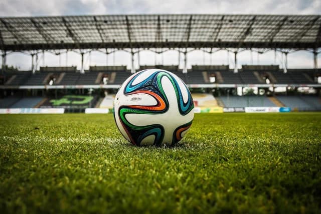 Ile zarabia sędzia międzynarodowy? Niezwykłe zarobki w UEFA i FIFA! Ile zarabia sędzia międzynarodowy? Niezwykłe zarobki w UEFA i FIFA!