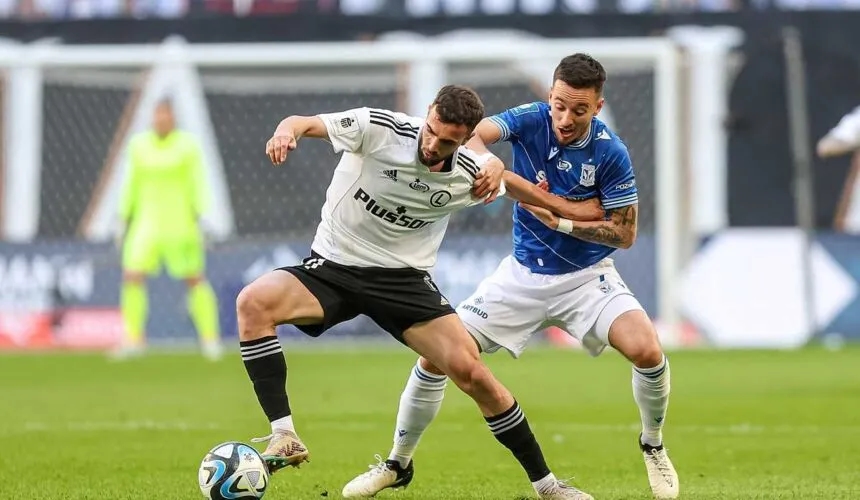 Ile zarabia piłkarz w 5 lidze? Przeszkody i realia półamatorskiego futbolu Ile zarabia piłkarz w 5 lidze? Przeszkody i realia półamatorskiego futbolu