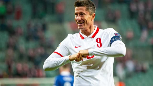 Kiedy Lewandowski zaczął grać w piłkę? Niezwykła historia jego kariery. Kiedy Lewandowski zaczął grać w piłkę? Niezwykła historia jego kariery.
