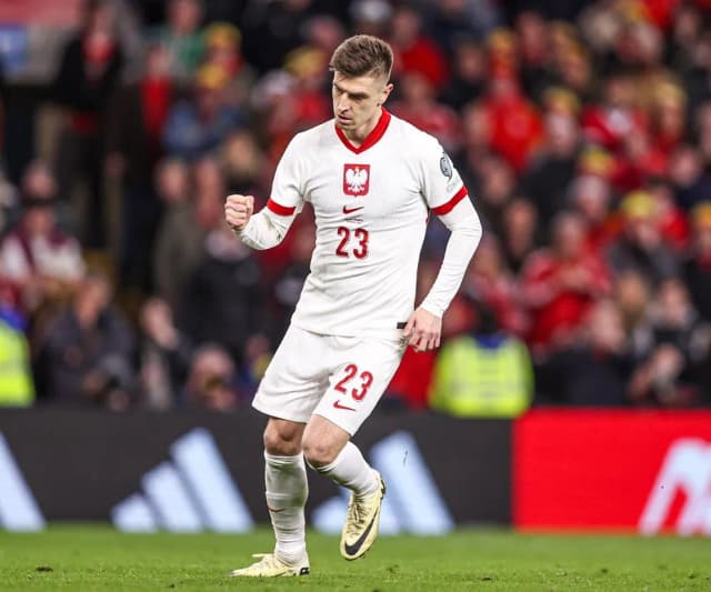 Krzysztof Piątek wzrost: jak 183 cm wpływa na jego grę jako napastnika Krzysztof Piątek wzrost: jak 183 cm wpływa na jego grę jako napastnika