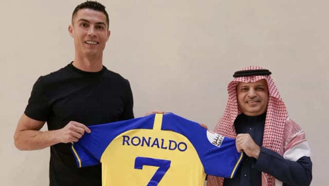 Ile zarabia Ronaldo w Arabii Saudyjskiej? Niesamowite kwoty i więcej! Ile zarabia Ronaldo w Arabii Saudyjskiej? Niesamowite kwoty i więcej!