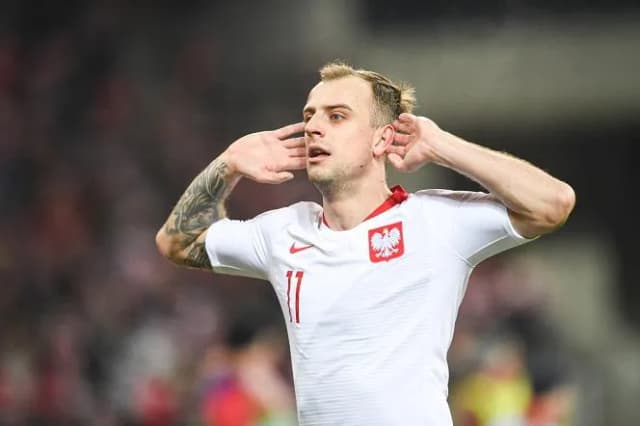 Grosicki wzrost: Jak 180 cm wpływa na jego styl gry i osiągnięcia? Grosicki wzrost: Jak 180 cm wpływa na jego styl gry i osiągnięcia?