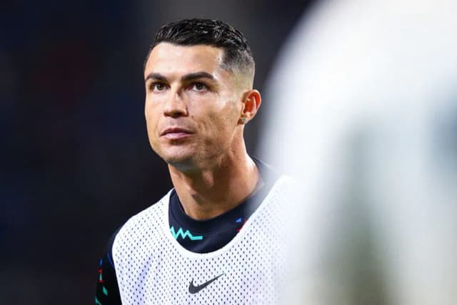 Ile zarabia Cristiano Ronaldo rocznie? Zaskakujące źródła jego dochodów Ile zarabia Cristiano Ronaldo rocznie? Zaskakujące źródła jego dochodów