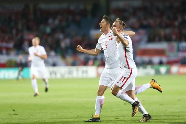Kto jest najlepszym piłkarzem Polski? Robert Lewandowski i jego osiągnięcia Kto jest najlepszym piłkarzem Polski? Robert Lewandowski i jego osiągnięcia